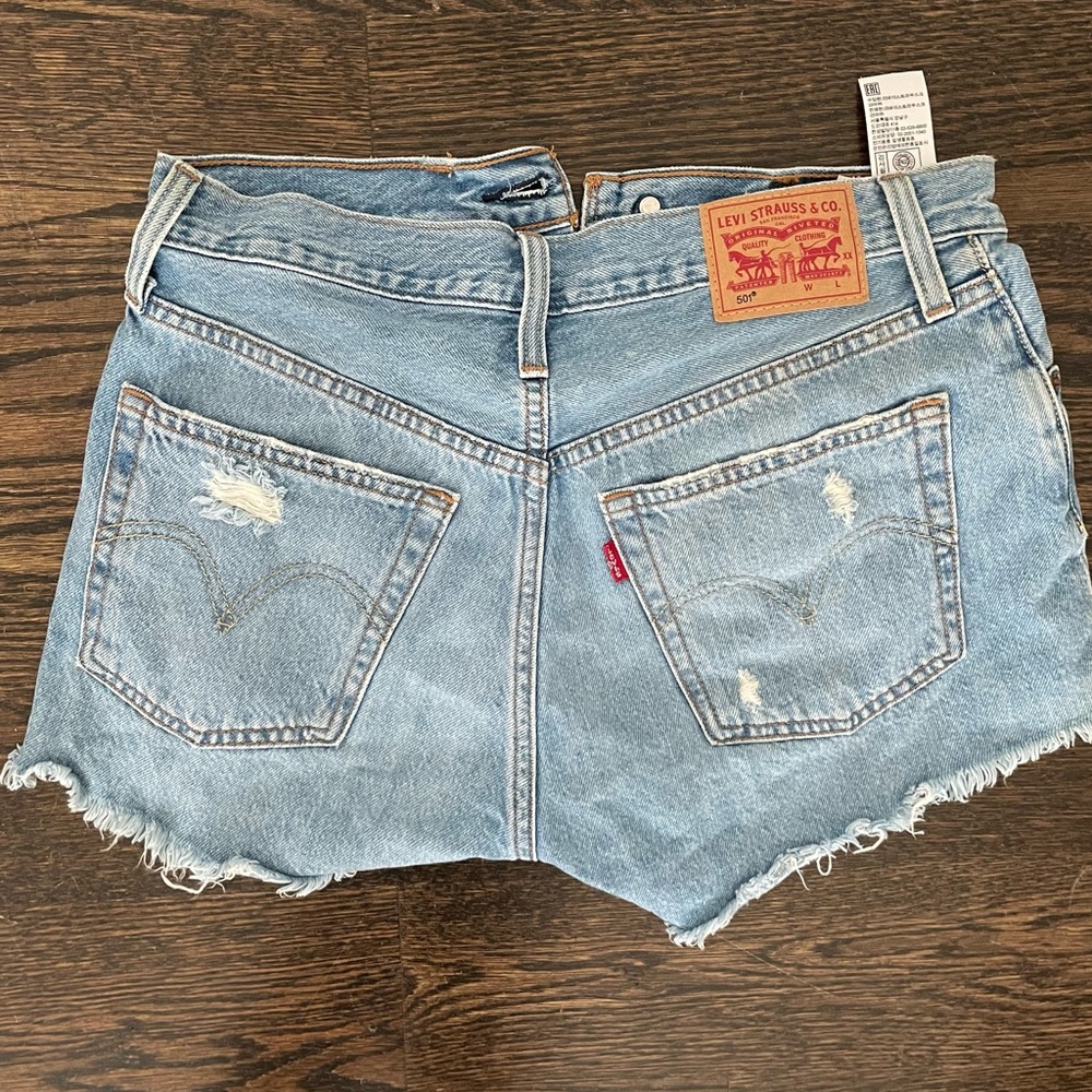 LEVI 501 JEAN SHORTS